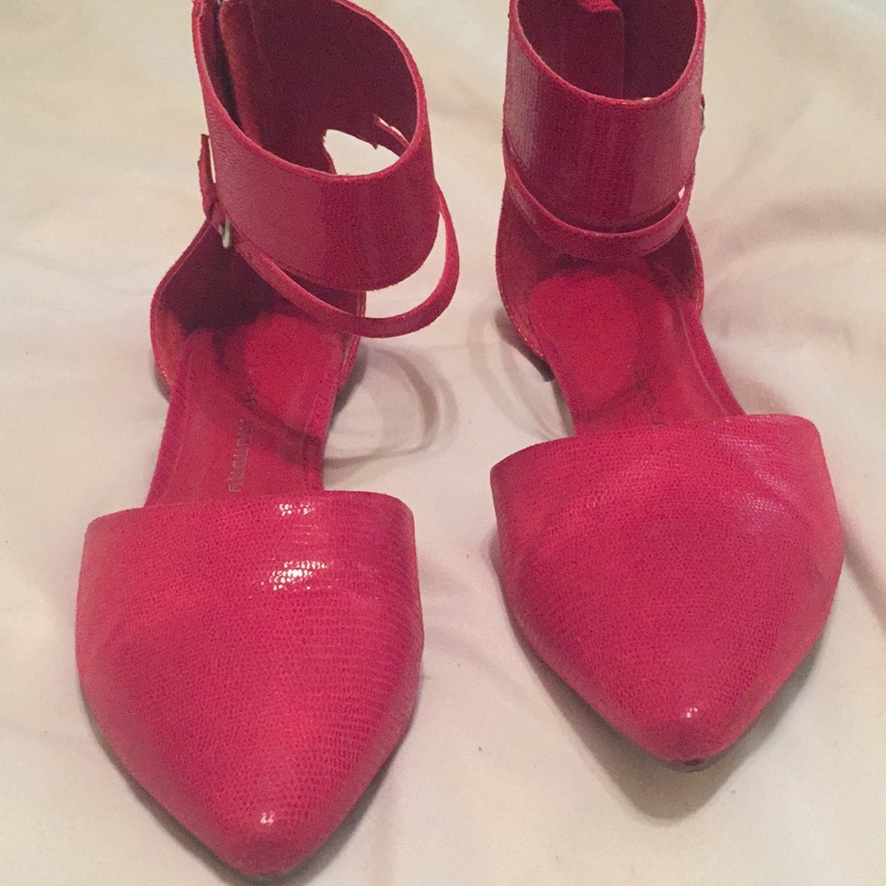 Chinese Laundry red flats